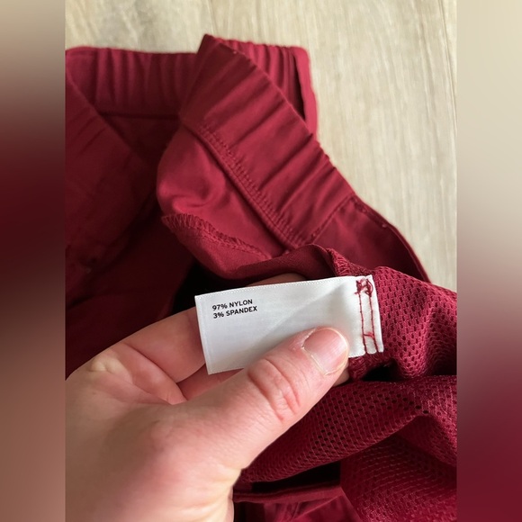 Duluth Trading Company Women's Plus Dry on the Fly Capris Rouge Red - Size 16 - Picture 7 of 10